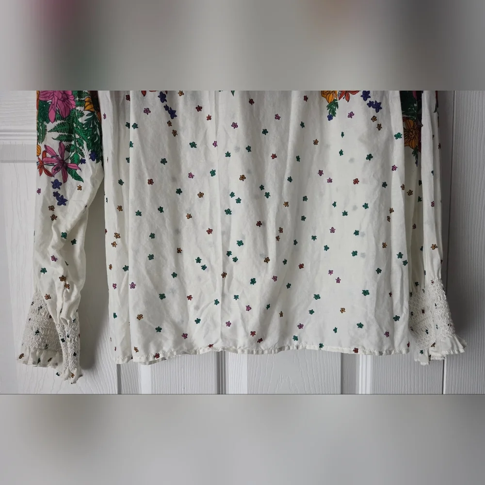 Talbots Blossful Floral Smocked Cuff Blouse Size LP - Picture 5 of 12